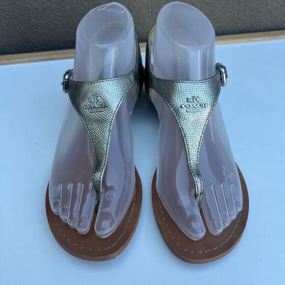 Coach Vitalia Gold Sandals T-Strap Slingback Pebbled Leather Low Wedge Size 7 - Picture 3 of 12